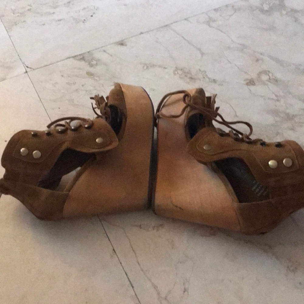 Shoes - Picture 4 of 4